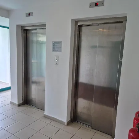 Direkt Am 2 Mit Panorama Meerblick Апартаменти Варна
